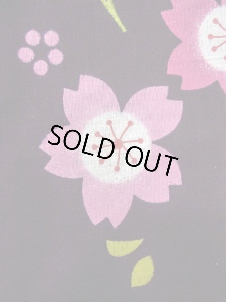 画像6: O0228R 女性用浴衣（海外製）  綿 黒, 桜 【中古】【USED】【リサイクル】 ★★★☆☆【O0228R】 (6)