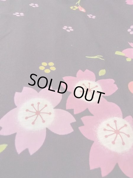 画像10: O0228R 女性用浴衣（海外製）  綿 黒, 桜 【中古】【USED】【リサイクル】 ★★★☆☆【O0228R】 (10)