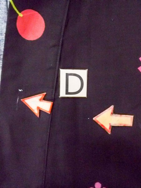 画像17: O0228R 女性用浴衣（海外製）  綿 黒, 桜 【中古】【USED】【リサイクル】 ★★★☆☆【O0228R】 (17)