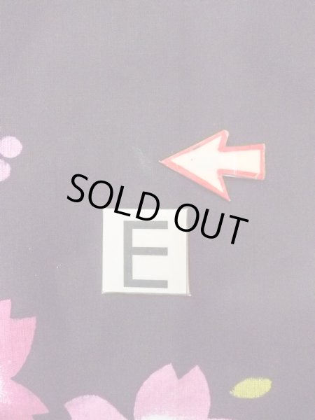 画像18: O0228R 女性用浴衣（海外製）  綿 黒, 桜 【中古】【USED】【リサイクル】 ★★★☆☆【O0228R】 (18)