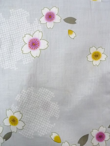 画像4: O0228U 女性用浴衣（海外製）  麻 薄い灰色, 桜 【中古】【USED】【リサイクル】 ★☆☆☆☆【O0228U】 (4)