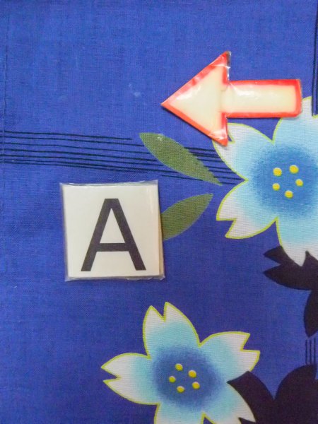 画像14: O0228V 女性用浴衣（海外製）  綿 深い藍, 桜 【中古】【USED】【リサイクル】 ★★★☆☆【O0228V】 (14)