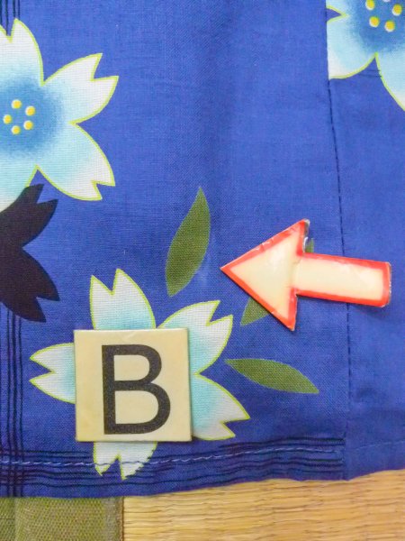 画像15: O0228V 女性用浴衣（海外製）  綿 深い藍, 桜 【中古】【USED】【リサイクル】 ★★★☆☆【O0228V】 (15)