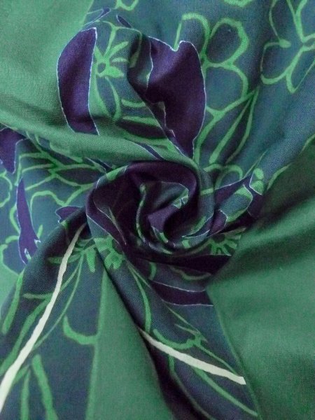 画像12: O0301B 女性用浴衣（日本製）  綿 緑色, 花 【中古】【USED】【リサイクル】 ★★★★☆【O0301B】 (12)