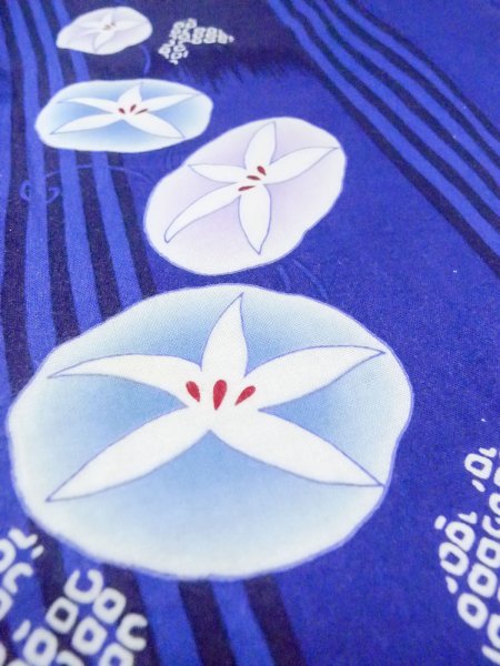 画像8: O0301D 女性用浴衣（海外製）  綿 深い青, 花 【中古】【USED】【リサイクル】 ★★★☆☆【O0301D】 (8)