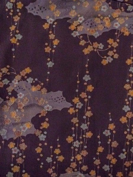 画像3: O0312A 女性用小紋  シルク(正絹) 深い紫色, 梅 【中古】【USED】【リサイクル】 ★★★☆☆【O0312A】 (3)