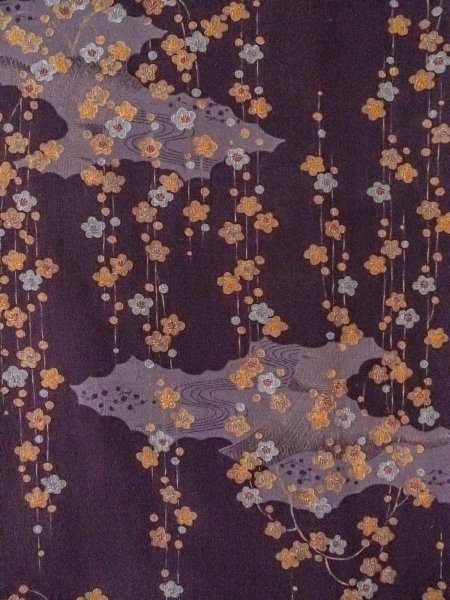 画像4: O0312A 女性用小紋  シルク(正絹) 深い紫色, 梅 【中古】【USED】【リサイクル】 ★★★☆☆【O0312A】 (4)