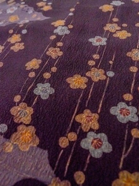 画像10: O0312A 女性用小紋  シルク(正絹) 深い紫色, 梅 【中古】【USED】【リサイクル】 ★★★☆☆【O0312A】 (10)
