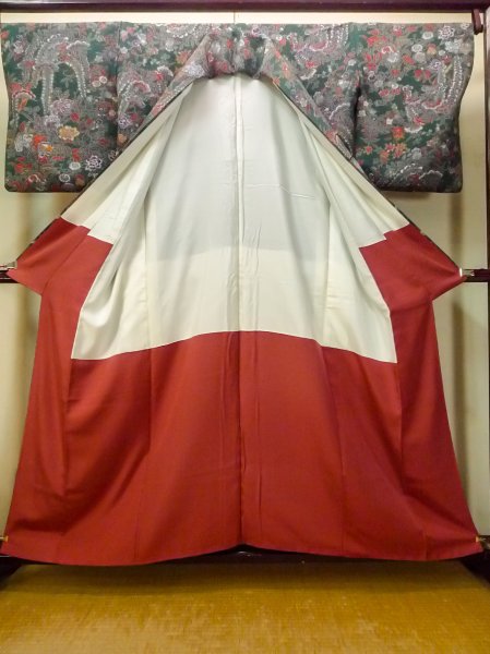 画像2: O0312B 女性用小紋  シルク(正絹) 深い緑色, ぼたん 【中古】【USED】【リサイクル】 ★★★★☆【O0312B】 (2)