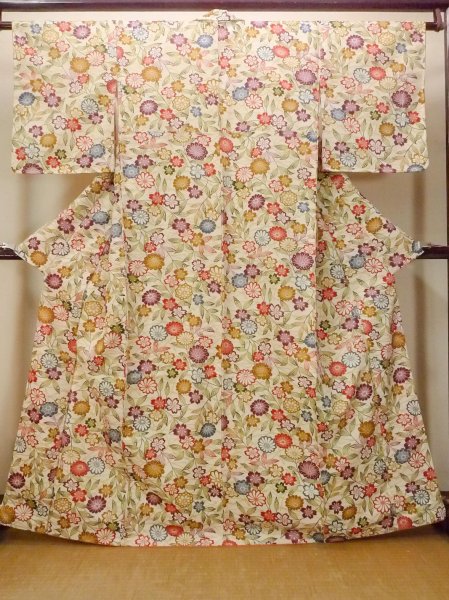 画像1: O0312D 女性用小紋  シルク（正絹） オフ　ホワイト, 桜 【中古】【USED】【リサイクル】 ★★☆☆☆【O0312D】 (1)