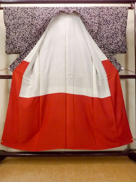 画像2: O0312F 女性用小紋  シルク(正絹) 深い紫色, 梅 【中古】【USED】【リサイクル】 ★★☆☆☆【O0312F】 (2)