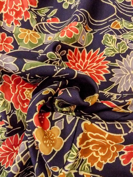 画像11: O0312G 女性用小紋  シルク(正絹) 藍, 梅 【中古】【USED】【リサイクル】 ★★★★☆【O0312G】 (11)