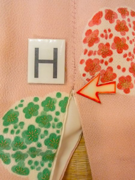 画像21: O0312H 女性用小紋  シルク（正絹） 薄い桃色, 梅 【中古】【USED】【リサイクル】 ★☆☆☆☆【O0312H】 (21)