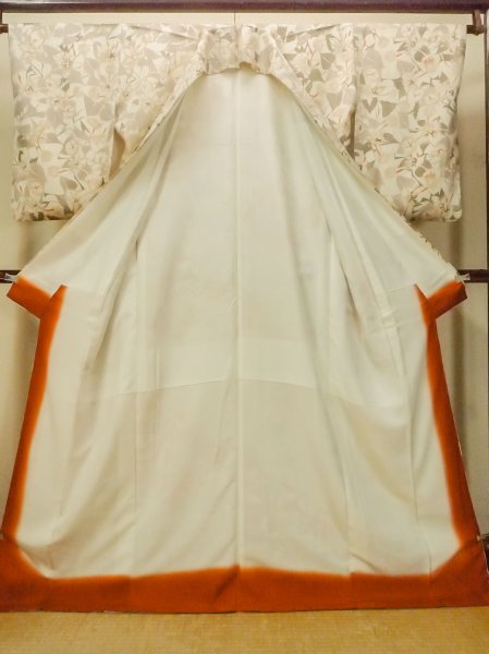 画像2: O0312I 女性用小紋  シルク(正絹) 薄いオフ ホワイト, 葉 【中古】【USED】【リサイクル】 ★★★☆☆【O0312I】 (2)