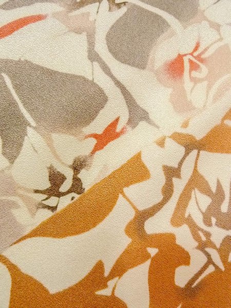 画像7: O0312I 女性用小紋  シルク(正絹) 薄いオフ ホワイト, 葉 【中古】【USED】【リサイクル】 ★★★☆☆【O0312I】 (7)