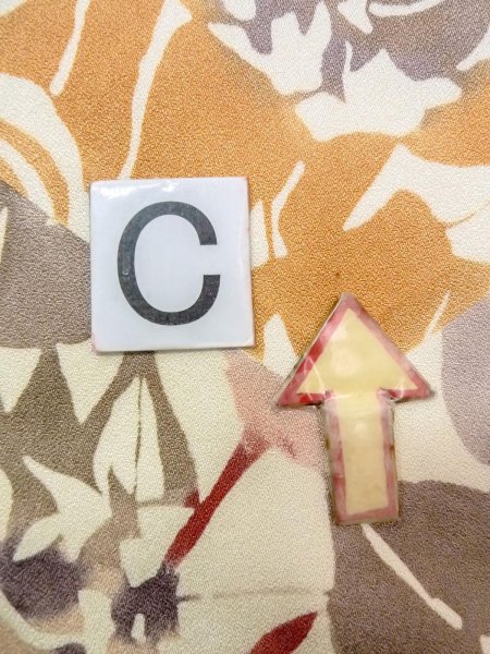 画像17: O0312I 女性用小紋  シルク(正絹) 薄いオフ ホワイト, 葉 【中古】【USED】【リサイクル】 ★★★☆☆【O0312I】 (17)