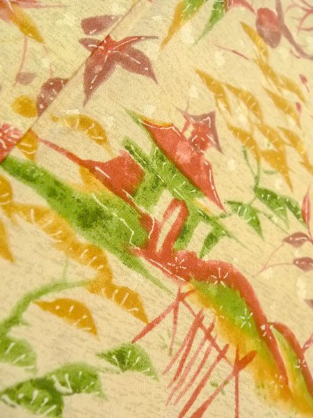 画像9: O0312L 女性用小紋  シルク(正絹) 淡い薄い黄色, 梅 【中古】【USED】【リサイクル】 ★★★☆☆【O0312L】 (9)