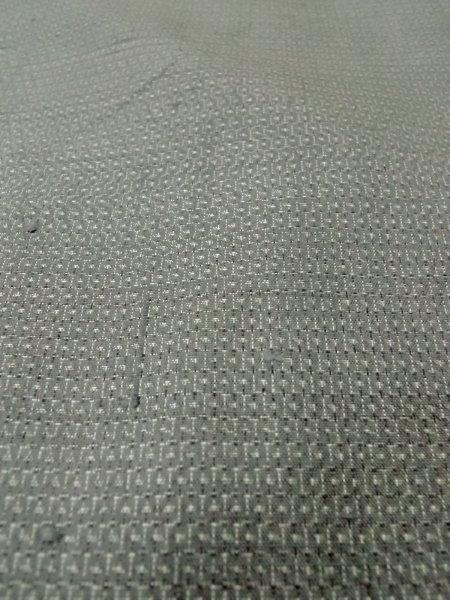 画像9: O0312M 男性用着物 結城紬 シルク（正絹） 淡い灰色, 亀甲 【中古】【USED】【リサイクル】 ★★★☆☆【O0312M】 (9)