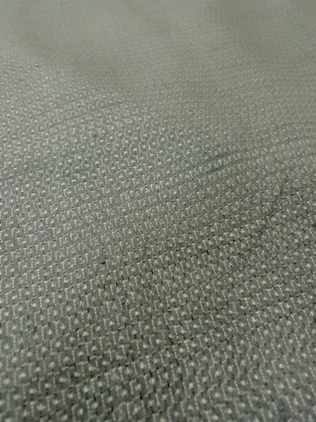 画像10: O0312M 男性用着物 結城紬 シルク（正絹） 淡い灰色, 亀甲 【中古】【USED】【リサイクル】 ★★★☆☆【O0312M】 (10)