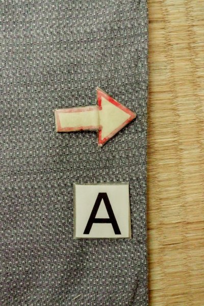 画像13: O0312M 男性用着物 結城紬 シルク（正絹） 淡い灰色, 亀甲 【中古】【USED】【リサイクル】 ★★★☆☆【O0312M】 (13)