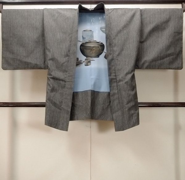 画像1: O0312T 男性用羽織 大島紬 シルク（正絹） 黒, 縞 【中古】【USED】【リサイクル】 ★★★★☆【O0312T】 (1)