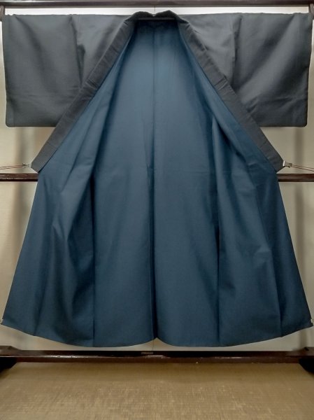 画像2: O0312U 男性用着物  シルク（正絹） 深い藍, 亀甲 【中古】【USED】【リサイクル】 ★★★☆☆【O0312U】 (2)