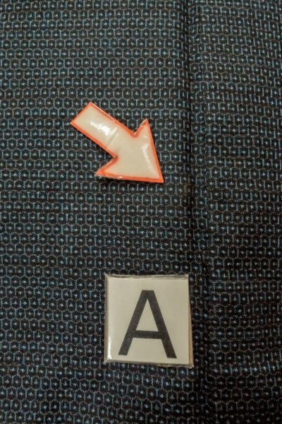 画像10: O0313A 男性用着物 大島紬 シルク（正絹） 紺, 亀甲 【中古】【USED】【リサイクル】 ★★★☆☆【O0313A】 (10)