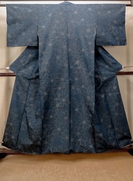 画像1: O0328D 女性用紬 十日町紬 シルク（正絹） 紺, 菊 【中古】【USED】【リサイクル】 ★★★☆☆【O0328D】 (1)