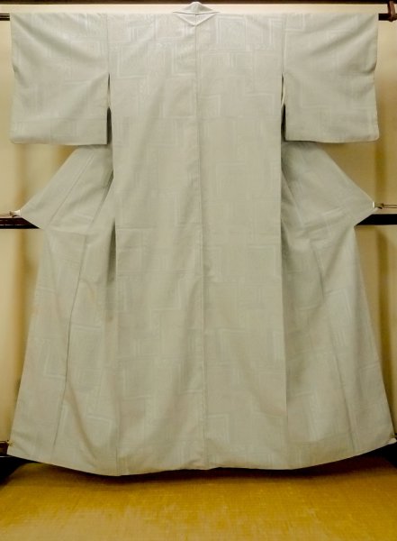 画像1: O0328F 女性用紬  シルク（正絹） 淡い水色, 花 【中古】【USED】【リサイクル】 ★☆☆☆☆【O0328F】 (1)