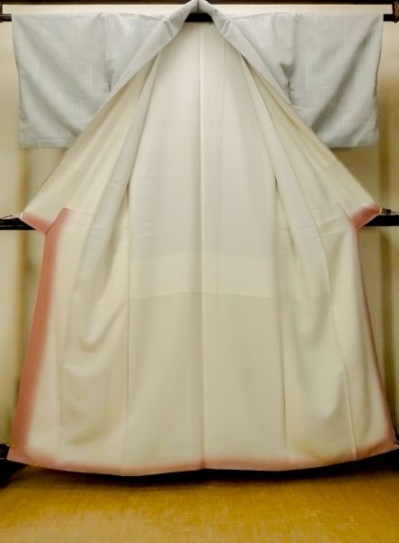 画像2: O0328F 女性用紬  シルク(正絹) 淡い水色, 花 【中古】【USED】【リサイクル】 ★☆☆☆☆【O0328F】 (2)