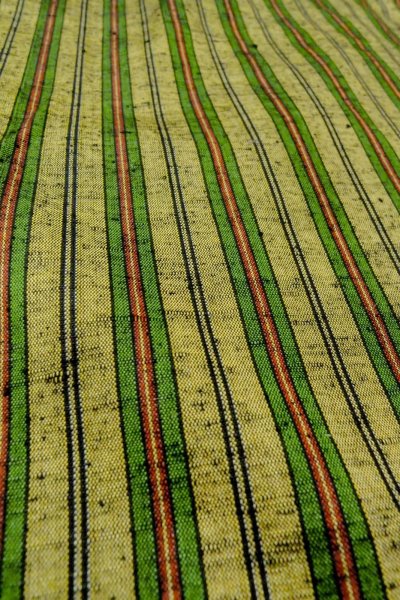 画像9: O0328G 女性用紬  シルク(正絹) 灰色がかった黄緑色, 縞 【中古】【USED】【リサイクル】 ★★★★☆【O0328G】 (9)