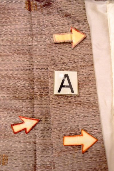 画像14: O0328J 女性用紬  シルク(正絹) 灰色がかった桃色, 流水 【中古】【USED】【リサイクル】 ★★☆☆☆【O0328J】 (14)