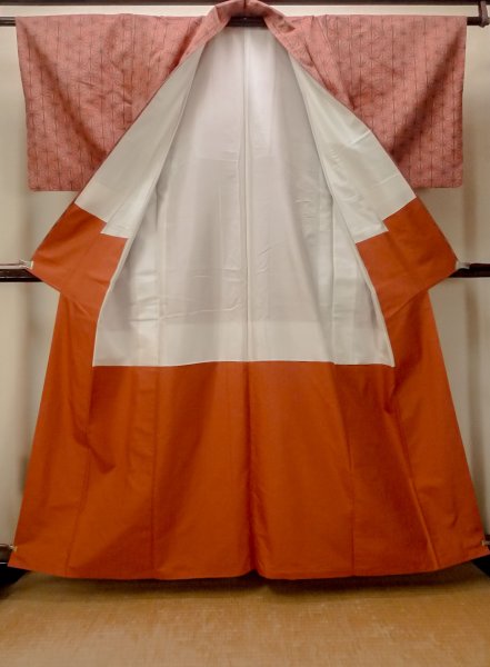 画像2: O0328L 女性用紬  シルク(正絹) 朱赤, 麻の葉 【中古】【USED】【リサイクル】 ★★★★☆【O0328L】 (2)