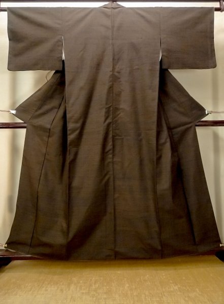 画像1: O0328P 女性用紬  シルク（正絹） 深い茶色, 線 【中古】【USED】【リサイクル】 ★★★☆☆【O0328P】 (1)