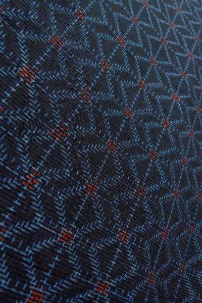 画像9: O0328Q 女性用紬 十日町紬 シルク（正絹） 深い藍, 幾何学模様 【中古】【USED】【リサイクル】 ★★★☆☆【O0328Q】 (9)