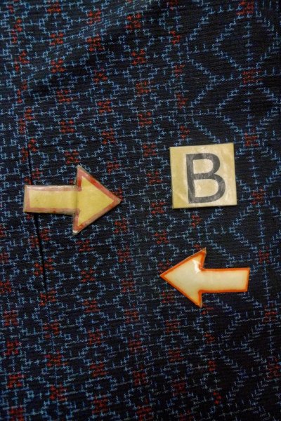 画像14: O0328Q 女性用紬 十日町紬 シルク（正絹） 深い藍, 幾何学模様 【中古】【USED】【リサイクル】 ★★★☆☆【O0328Q】 (14)