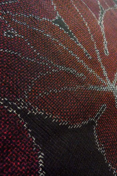 画像10: O0328S 女性用紬  シルク（正絹） 黒, もみじ 【中古】【USED】【リサイクル】 ★★★★☆【O0328S】 (10)