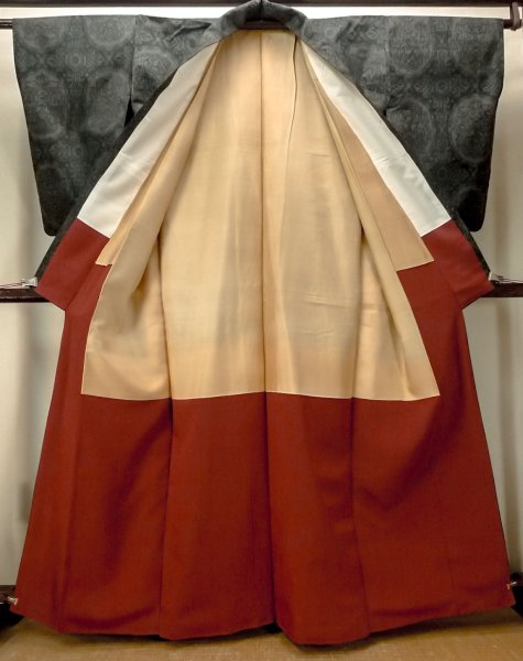 画像2: O0328W 女性用紬  シルク（正絹） 深い灰色, 更紗 【中古】【USED】【リサイクル】 ★★★★☆【O0328W】 (2)