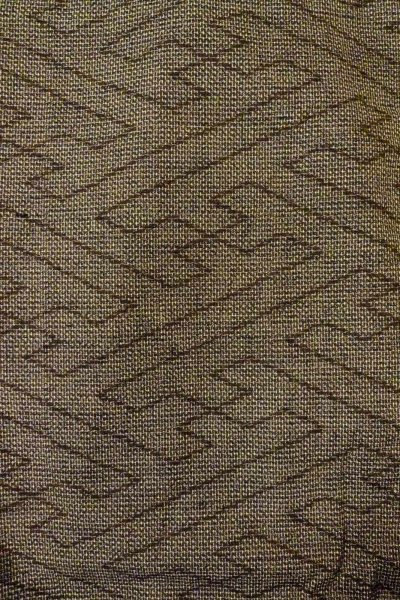 画像4: O0328Y 女性用紬  シルク（正絹） 灰色がかった茶色, 紗綾形文 【中古】【USED】【リサイクル】 ★★★★☆【O0328Y】 (4)