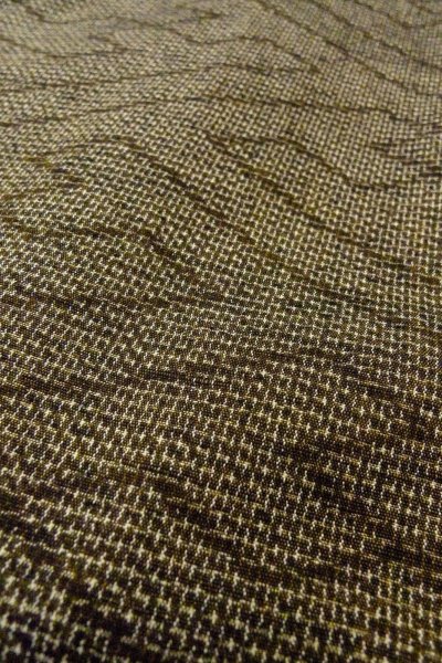 画像8: O0328Y 女性用紬  シルク（正絹） 灰色がかった茶色, 紗綾形文 【中古】【USED】【リサイクル】 ★★★★☆【O0328Y】 (8)