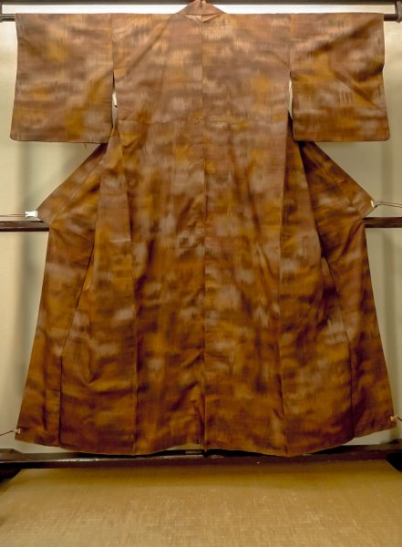 画像1: O0328Z 女性用紬  シルク（正絹） 茶色, ぼかし 【中古】【USED】【リサイクル】 ★★★★☆【O0328Z】 (1)