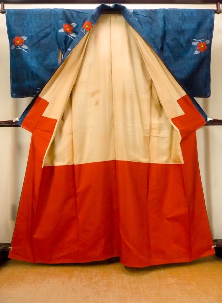 画像2: O0329D 女性用紬  シルク（正絹） 藍, 椿 【中古】【USED】【リサイクル】 ★★★★☆【O0329D】 (2)