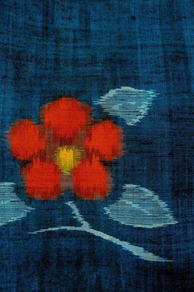 画像6: O0329D 女性用紬  シルク（正絹） 藍, 椿 【中古】【USED】【リサイクル】 ★★★★☆【O0329D】 (6)