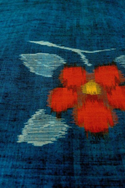 画像9: O0329D 女性用紬  シルク（正絹） 藍, 椿 【中古】【USED】【リサイクル】 ★★★★☆【O0329D】 (9)