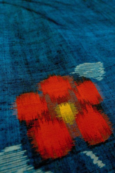 画像10: O0329D 女性用紬  シルク（正絹） 藍, 椿 【中古】【USED】【リサイクル】 ★★★★☆【O0329D】 (10)