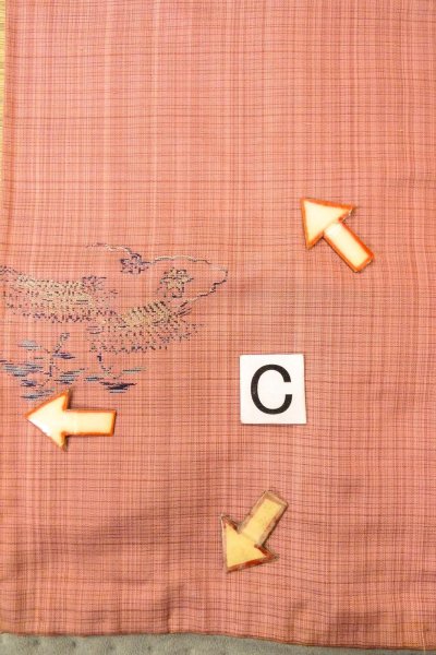 画像16: O0329E 女性用紬  シルク（正絹） 薄い珊瑚色, もみじ 【中古】【USED】【リサイクル】 ★★☆☆☆【O0329E】 (16)