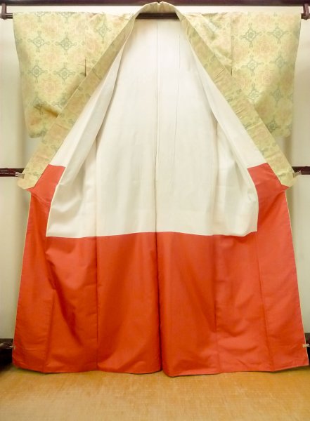 画像2: O0329F 女性用紬  シルク（正絹） 淡い黄色, 花 【中古】【USED】【リサイクル】 ★★★★☆【O0329F】 (2)