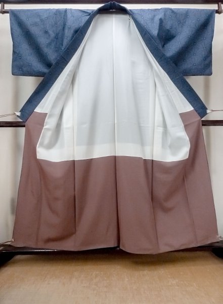 画像2: O0329G 女性用紬  シルク（正絹） 藍, 麻の葉 【中古】【USED】【リサイクル】 ★★★☆☆【O0329G】 (2)