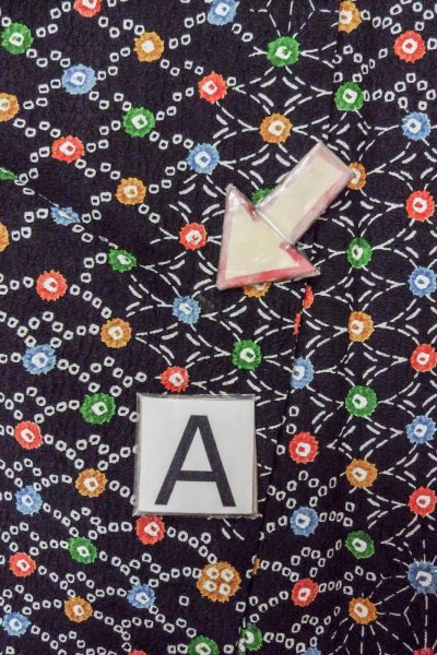 画像14: O0419C 女性用小紋  シルク（正絹） 黒, 麻の葉 【中古】【USED】【リサイクル】 ★★★☆☆【O0419C】 (14)