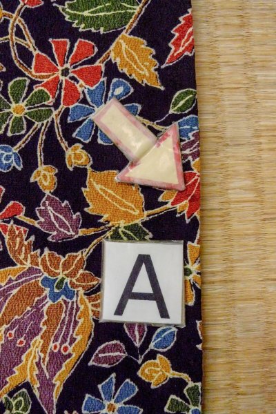 画像14: O0419D 女性用小紋  シルク（正絹） 黒, 唐花 【中古】【USED】【リサイクル】 ★★★☆☆【O0419D】 (14)